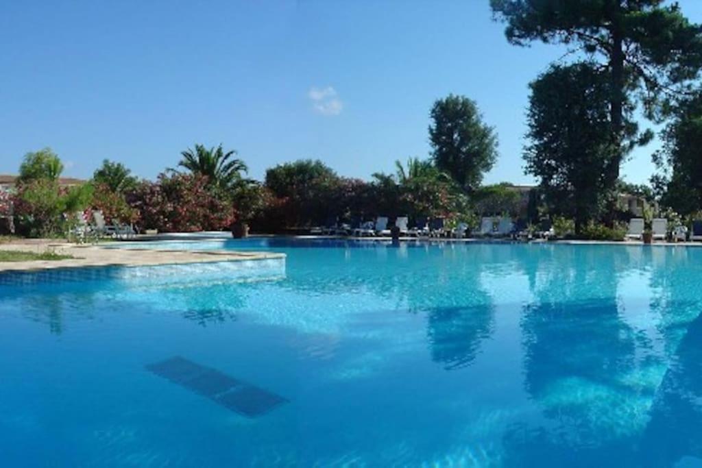 Fiori Di Cala Rossa Appartement T3 Dans Residence Hotelliere Chez Virginie レクシ エクステリア 写真